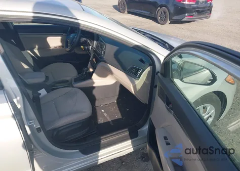 2018 Hyundai Elantra Se from USA, damaged, VIN KMHD74LF8JU538262